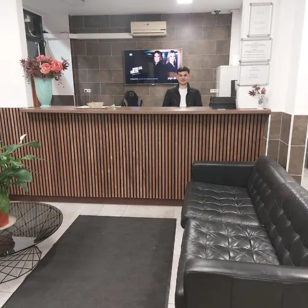 Alpha 招待所 3*