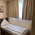 Alpha ゲストハウス 3*