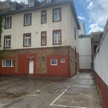 Gasthof Alpha - Frankfurt Station 3*